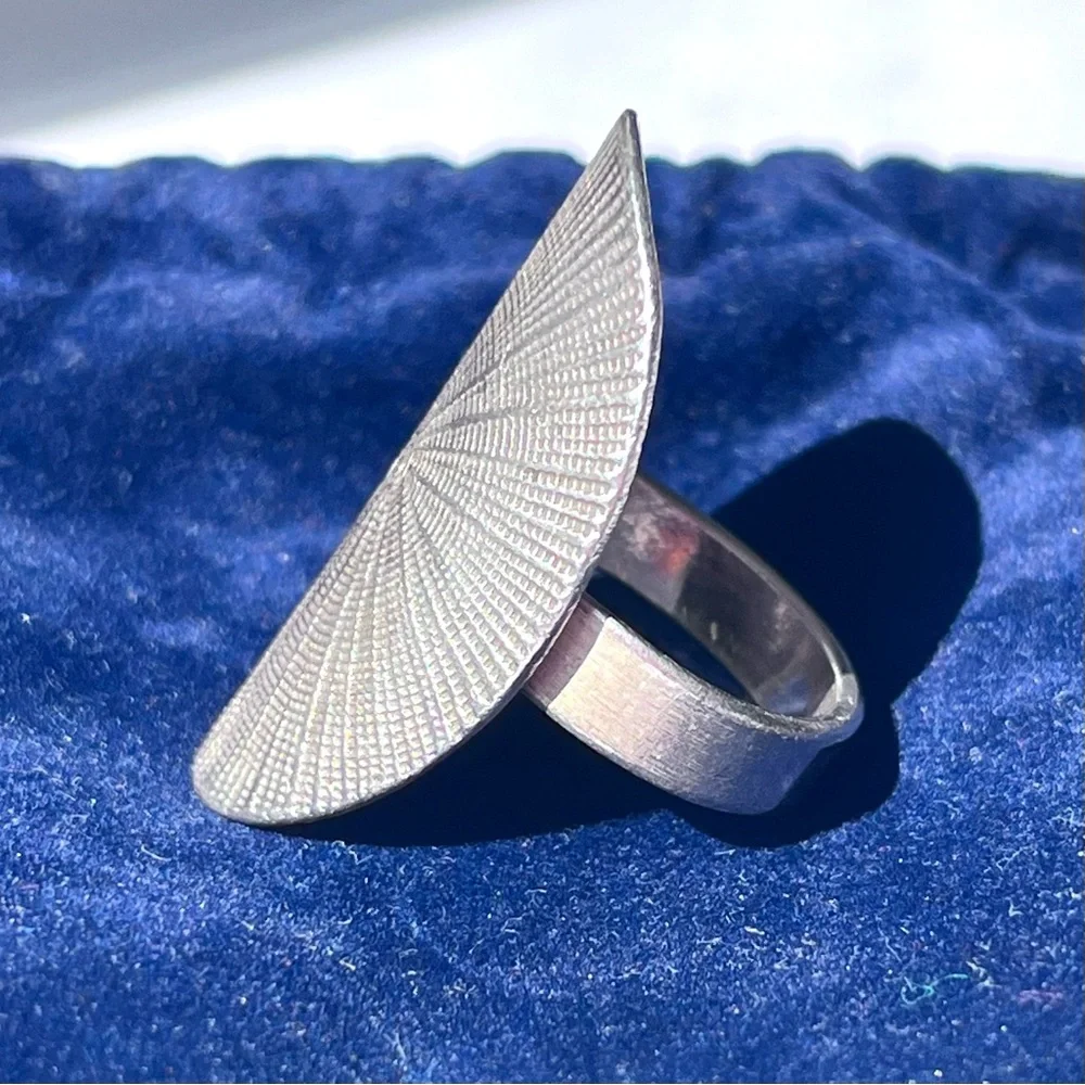 Size adjustable silver statement ring - Picture 4 of 7
